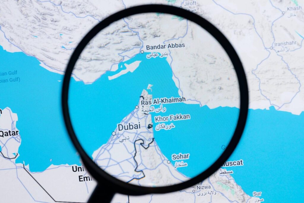 Iran, le projet de Trump de libérer les navires d'Ormuz. Téhéran : « Une frégate américaine touchée par deux missiles ». Mais les États-Unis le démentent - Live