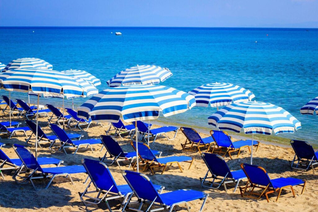 Le bronzage ? "C'est démodé", le médecin esthétique : "Une tendance qui fait du bien à la peau et à la santé"