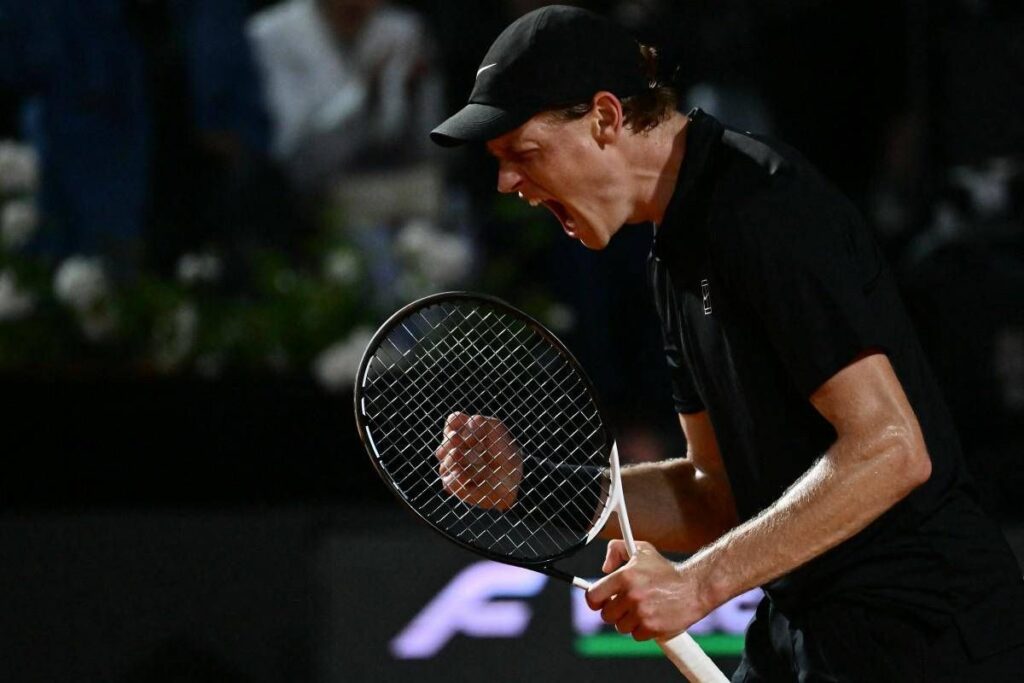Pécheur plus fort que la pluie, Medvedev éliminé en trois sets et deux jours : c'est la finale à Rome