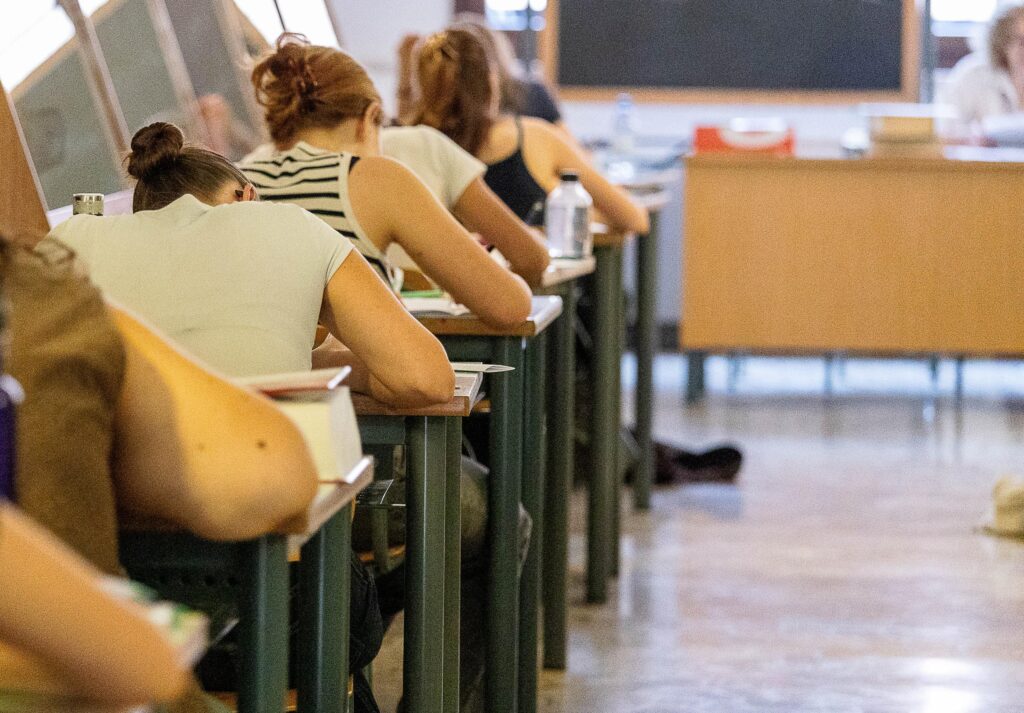 Maturité, deuxième test : Quintiliano au Classico, étude du niveau d'eau du lac Bracciano au Scientifico