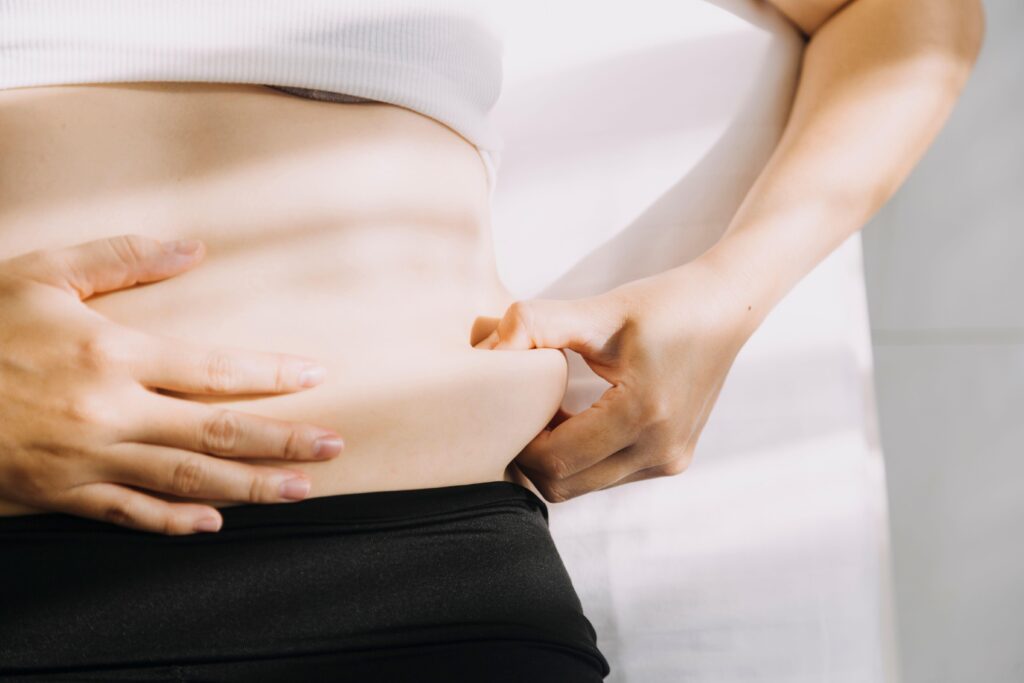 Non seulement l'abdomen, mais aussi la circonférence du cou vous indiquent si vous êtes en bonne santé : combien il doit mesurer