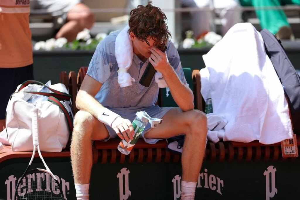 Sinner, nouveaux examens après maladie à Roland Garros : visite au San Raffaele de Milan – Vidéo