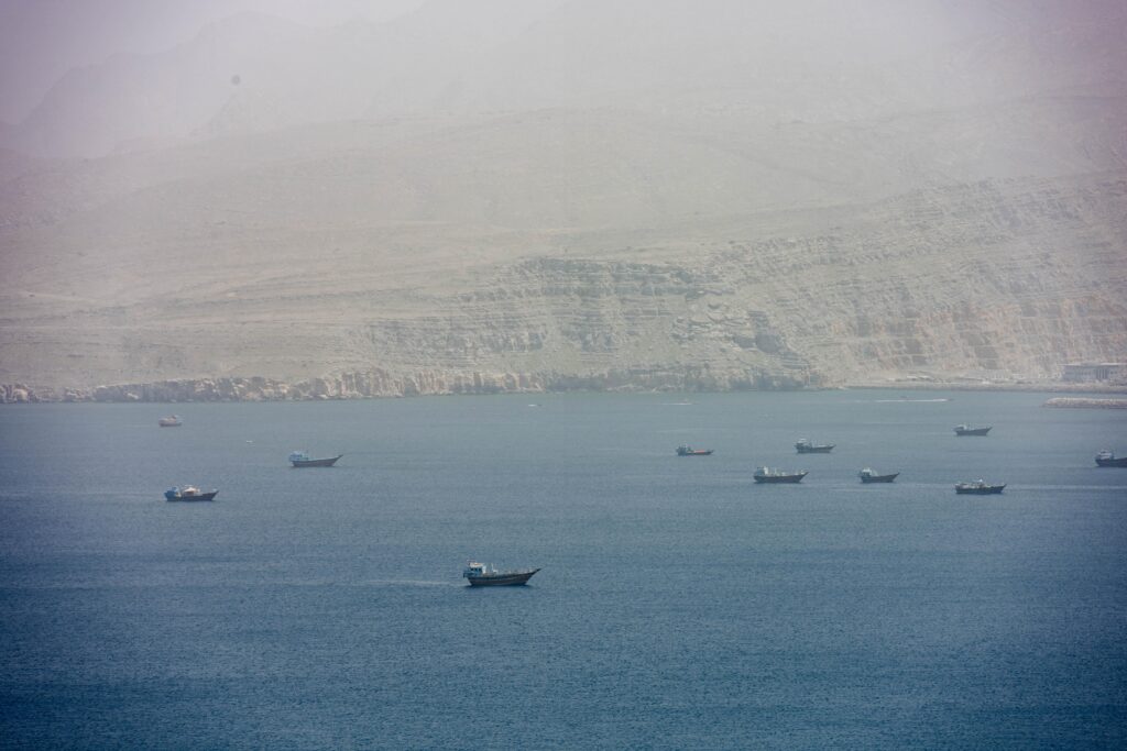 Iran, Axios : « Raid américain jusqu'à ce que Téhéran cesse d'attaquer les navires à Ormuz ». Fin des funérailles de Khamenei