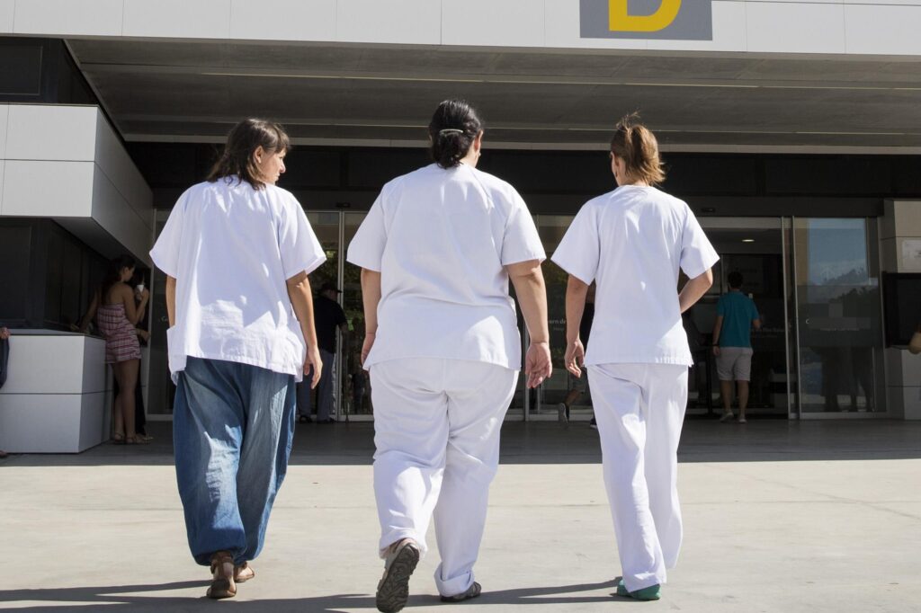Sumai Assoprof, "C'est bien d'arrêter les incompatibilités, il faut une réforme qui augmente les performances tout en respectant les médecins"