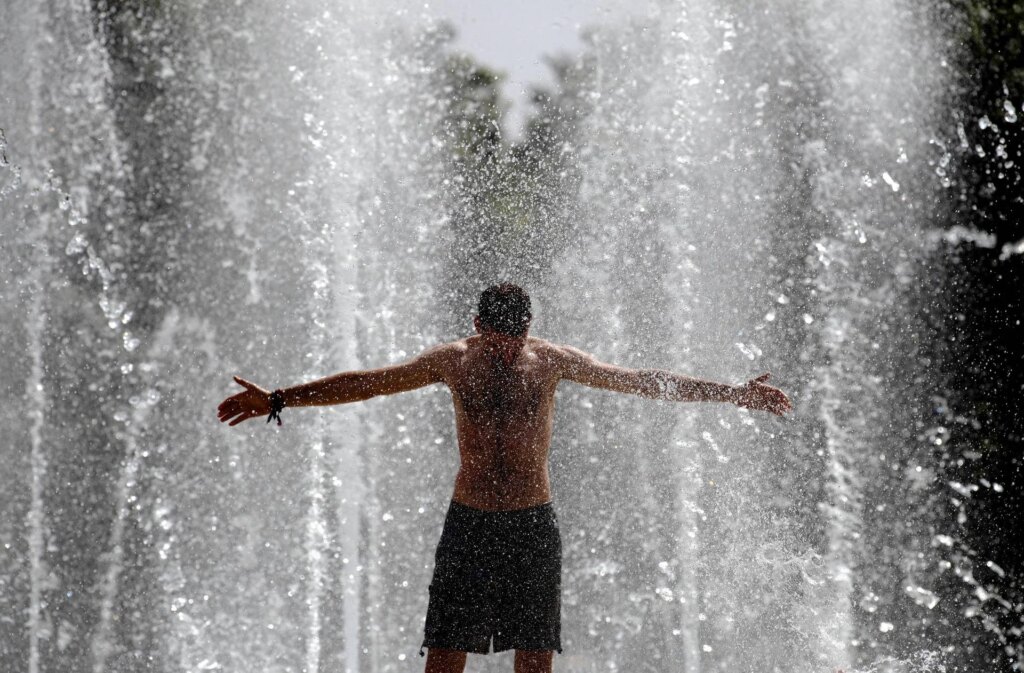Chaleur record, seulement deux points rouges en août : puis orages et températures en baisse