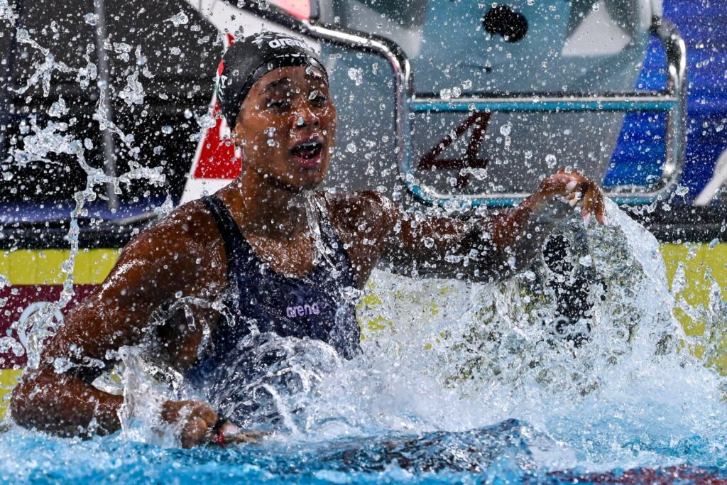Championnats d'Europe de natation, médaille d'or de Curtis au 50 m dos : l'Italienne améliore également son record du monde