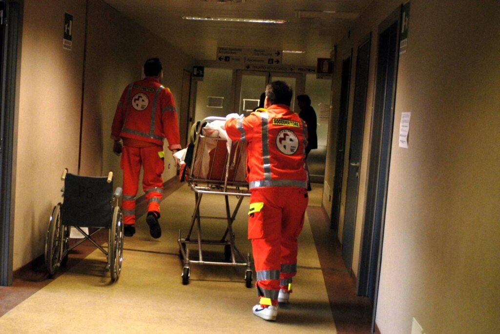 De Prato à Catane, un été de violences aux urgences, consignes médicales : "Les plaintes se multiplient"