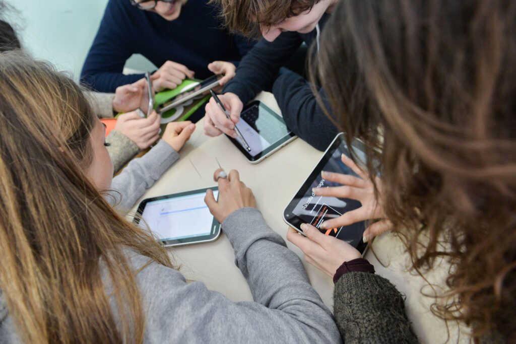 Exposition aux écrans chez les enfants et adolescents, prise de position européenne