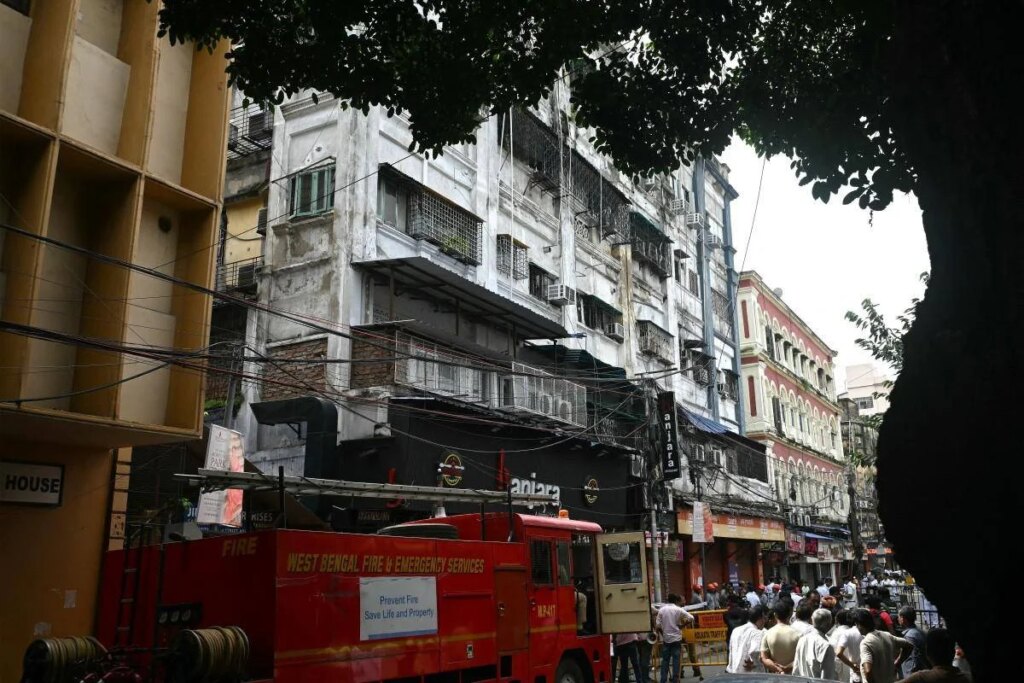 Incendie dans un hôtel à Calcutta : 9 morts, dont un enfant, et plusieurs blessés