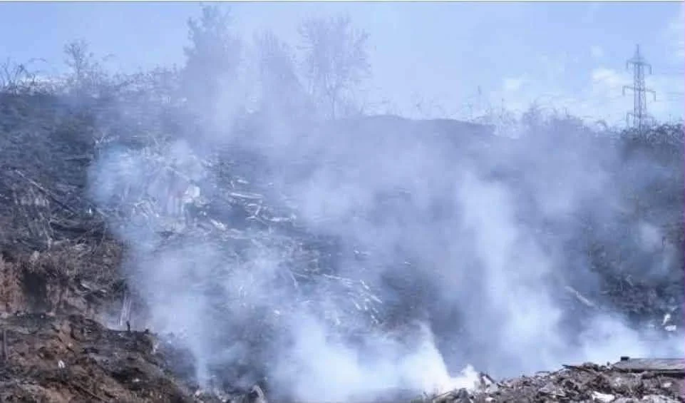 Incendie de Laurentina, l'alarme : "Air irrespirable et risque amiante, une assainissement urgente s'impose"