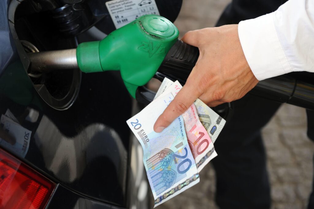 L'Allemagne avec 4 pays de l'UE et l'Italie : « Taxe sur les bénéfices supplémentaires des compagnies pétrolières »