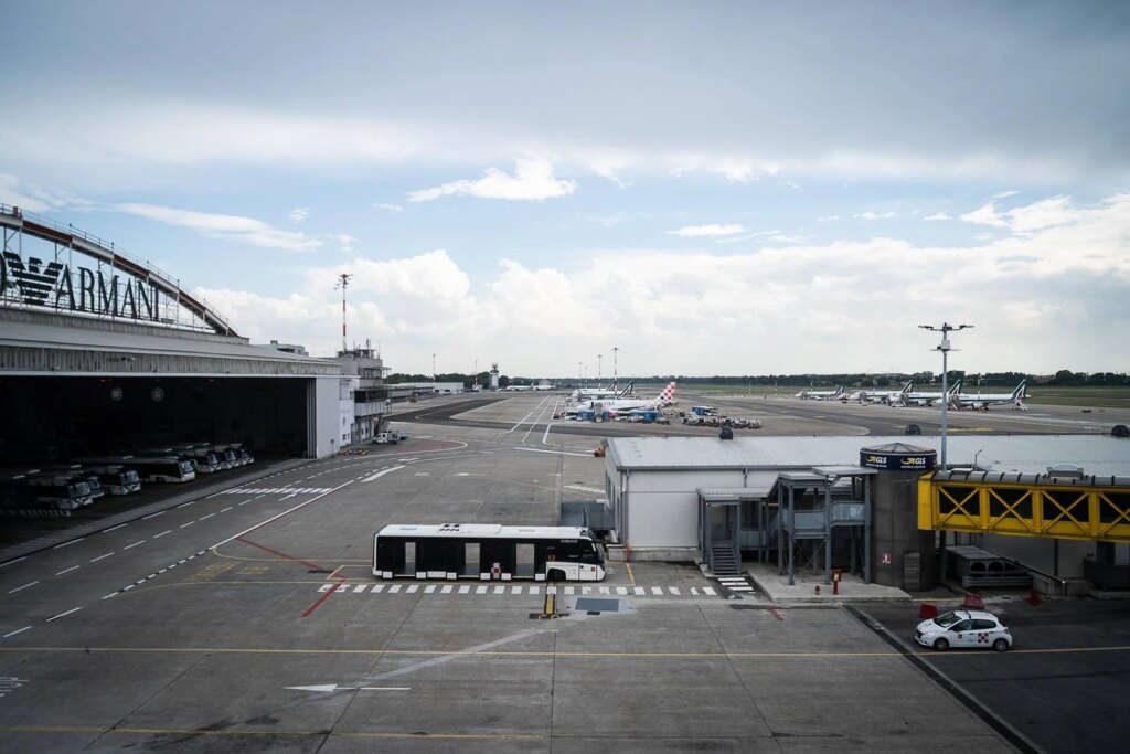 Milan, à moitié heurté le nez d'un avion à Linate : problèmes déjà résolus