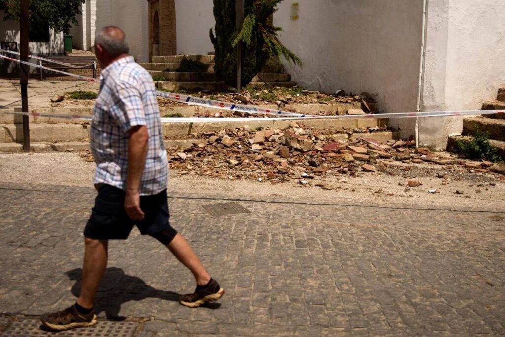 Nouveau séisme de magnitude 4,8 aujourd'hui à Grenade, Espagne : 3 blessés, l'Alhambra évacuée