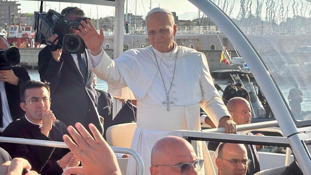 Pape à la Rencontre de Rimini, 60 mille pour le Pontife : "Avant les frontières il y a les gens"