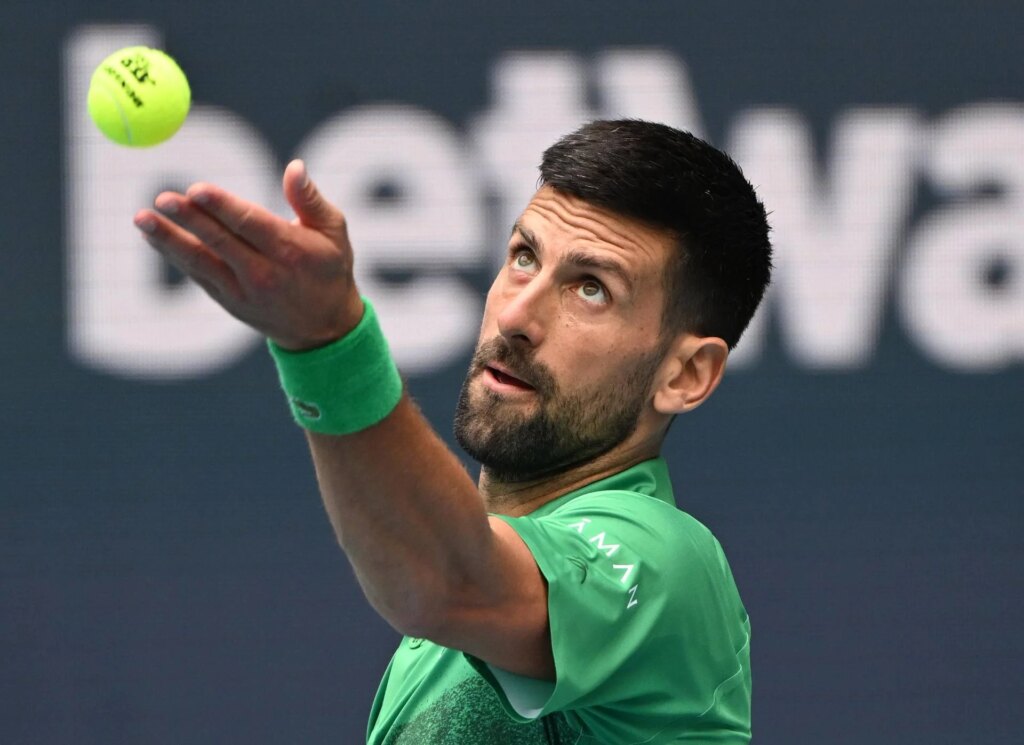 Djokovic éliminé à l'US Open, médecin du sport Capoue : "Les vomissements doivent être examinés"