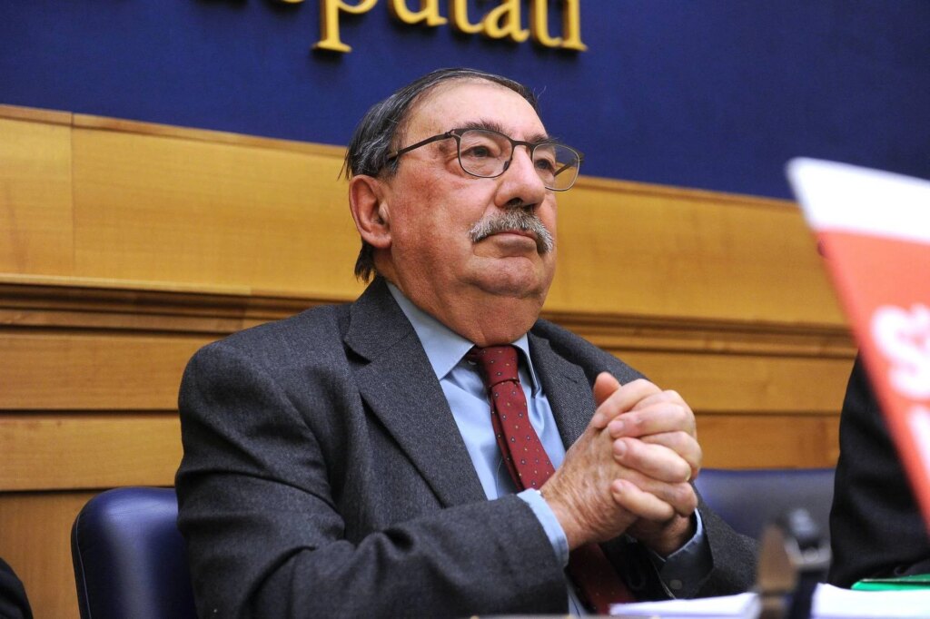 Fabio Mussi, leader de l'Avs de gauche italien et ministre du gouvernement Prodi, est décédé à l'âge de 78 ans.