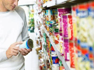 Gaspillage alimentaire, il ne suffit pas de regarder la date : les 5 contrôles avant de jeter la nourriture