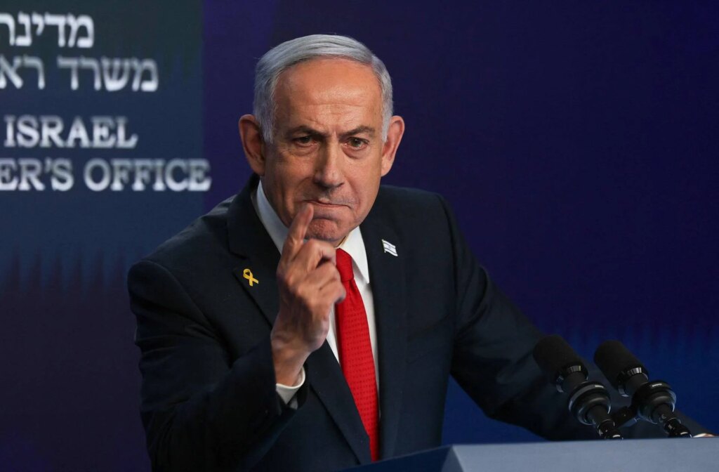 "Netanyahu était au courant du 7 octobre", affirme le journal israélien. Mais le Premier ministre nie : "Aucun avertissement"