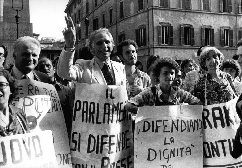Parachini, partenaire de Pannella : "Une vie avec Emma parmi de nombreuses batailles, face à l'histoire"