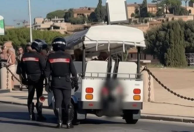 Rome envahie par les voitures de golf, une jungle sans règles : raid des carabiniers après l'enquête Adnkronos - VOIR LA VIDÉO