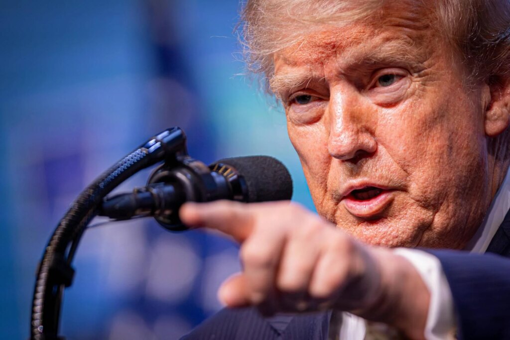 Trump attaque à nouveau CNN, Politico et Ms Now : « Le Bureau Ovale ne peut pas être profané par des clowns avec de fausses nouvelles »