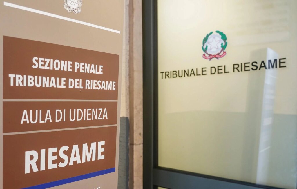 Turin, un jeune de 13 ans agressé : l'obligation de signer est révoquée, la détention provisoire en prison pour le Bangladais commence