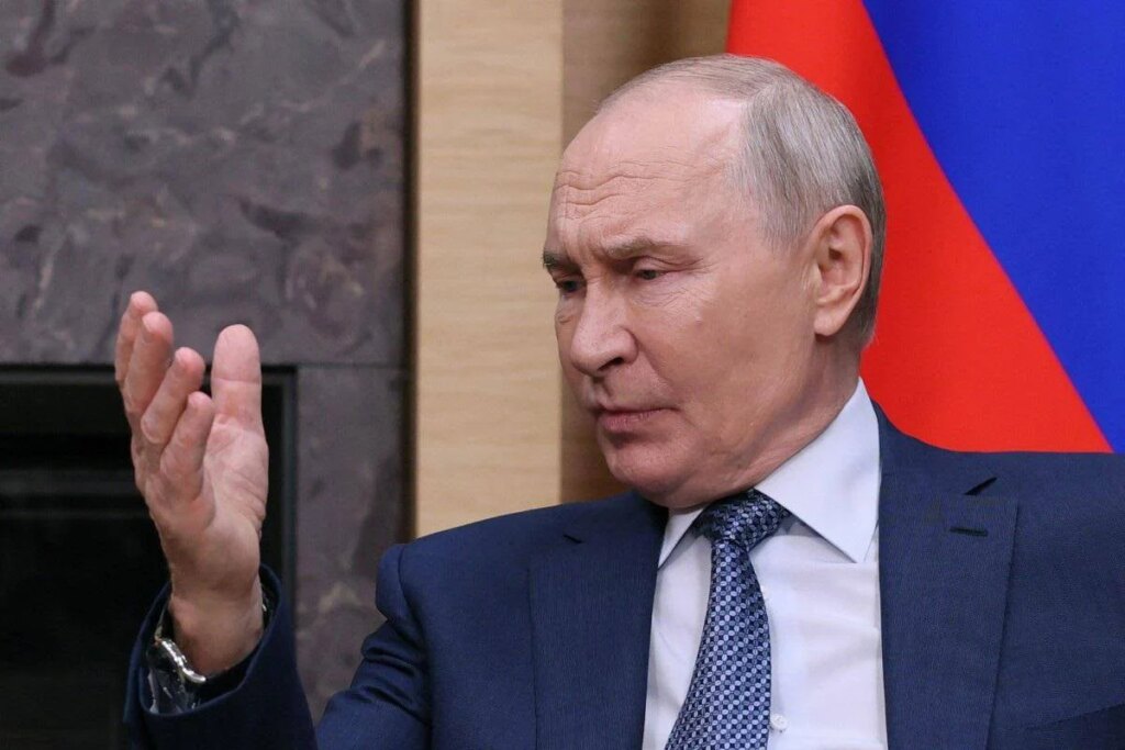 Ukraine, Poutine : « Des efforts en cours pour mettre fin au conflit ». Raid russe sur Kiev