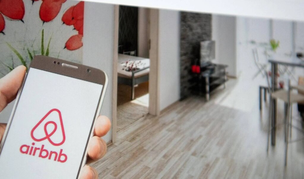Tourisme, Airbnb élargit son offre﻿