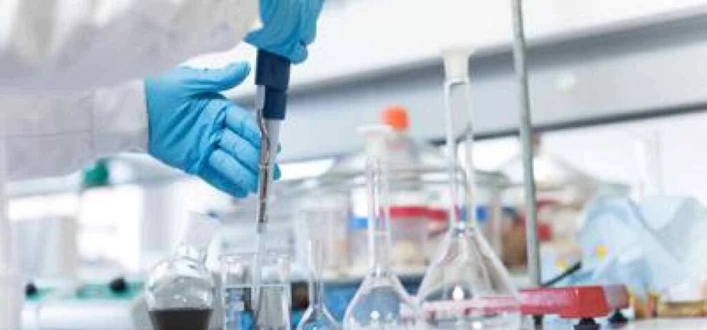 Cancer du sein précoce, le ribociclib réduit le risque de décès de 20% à 6 ans