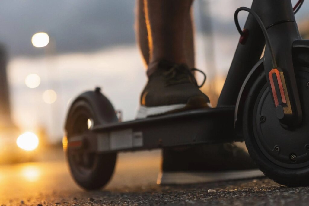 Code de la route, feu vert au décret. Limitations de vitesse, trottinettes et amendes : l'actualité