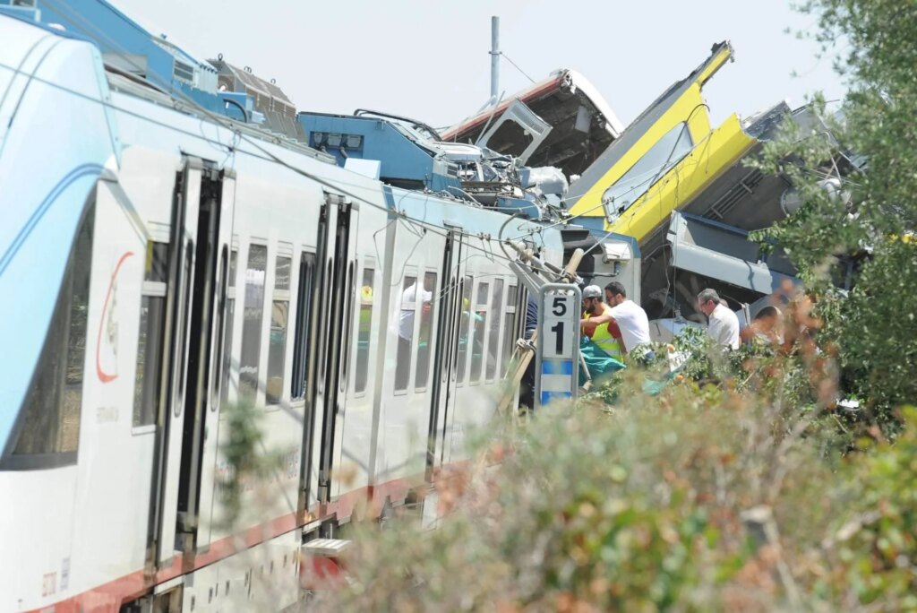 Collision ferroviaire à Andria, condamnations définitives du chef de gare et du conducteur de train et acquittements d'anciens directeurs